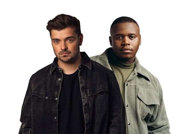 LLOYISO TEAMS WITH MARTIN GARRIX