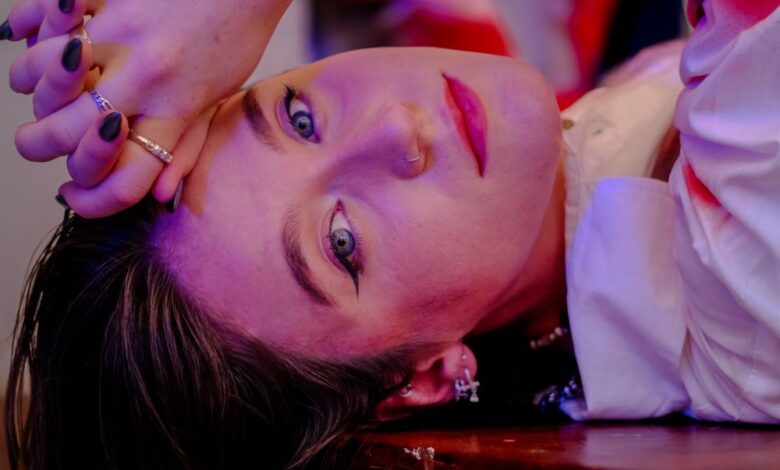 Carla Strauss Sings About Self-Acceptance