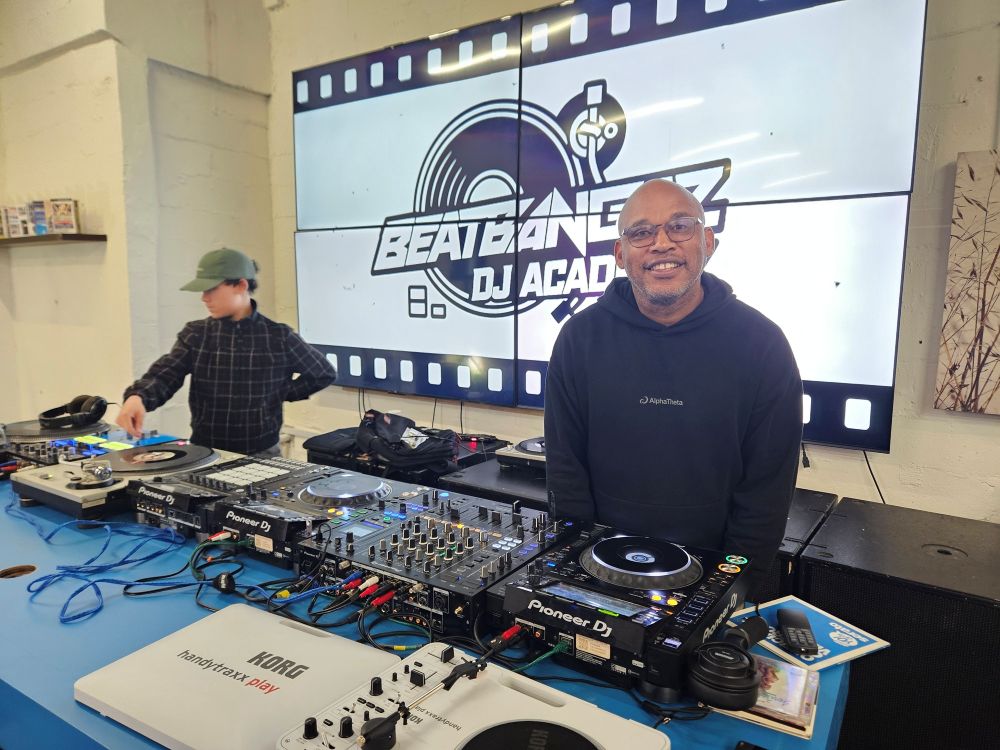 DJ Azuhl